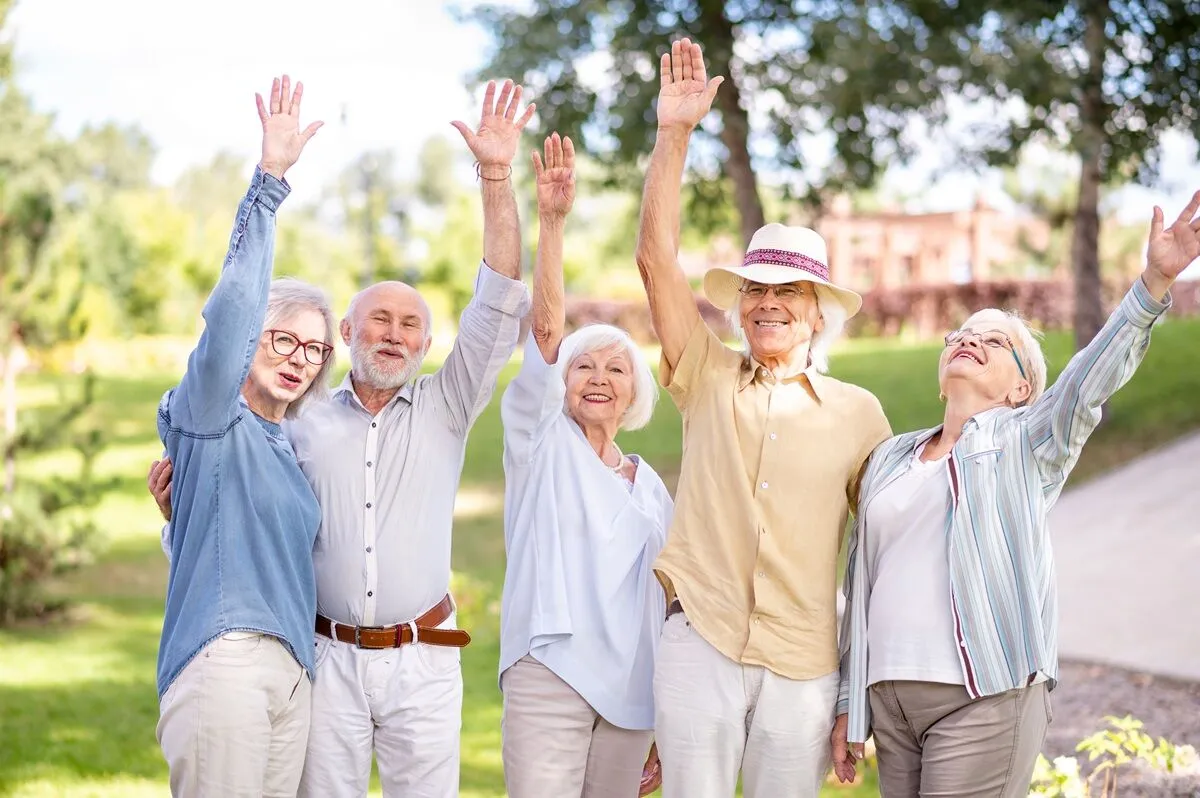 benefits of moving to a retirement community